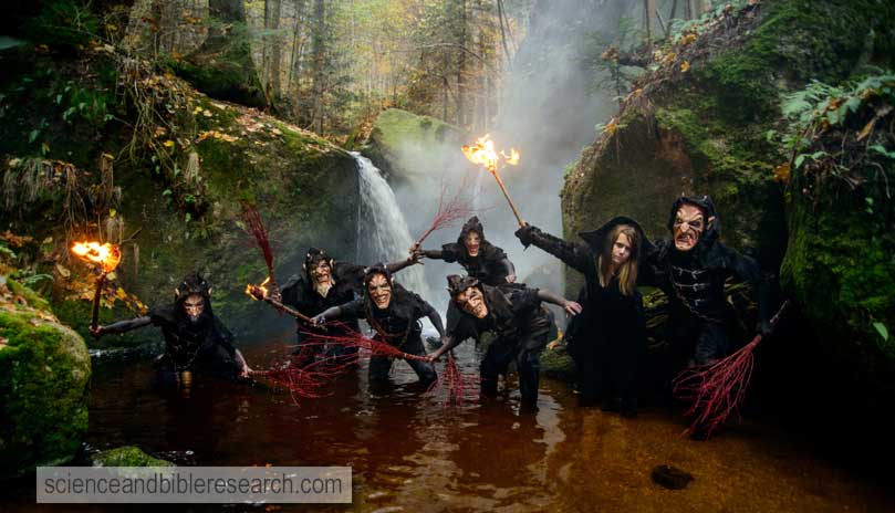 Demons group at the entrance of Hades (Photo by photofrankyat)